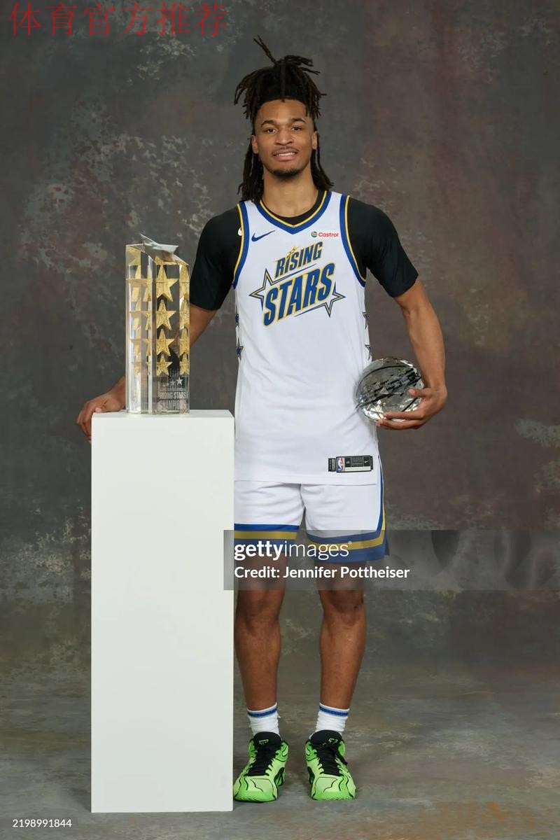 本赛季场均得分15+的二年级新秀：仅有卡斯尔和萨尔